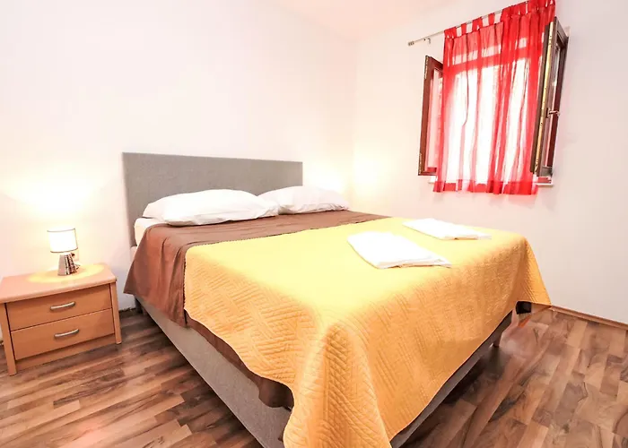 Gorana By Interhome Mirce