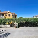 Gorana By Interhome Mirce