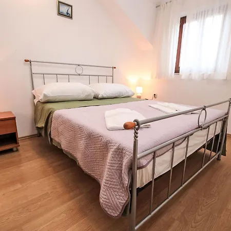 Holiday home Gorana By Interhome